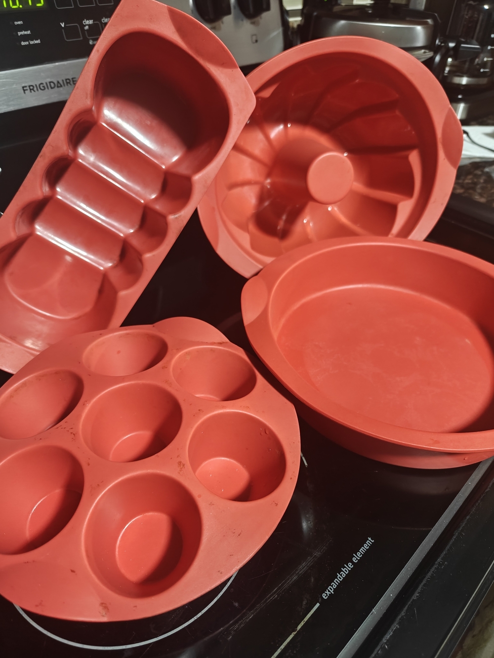 Red Silicone Bakeware Set - Versatile Home Baking Molds